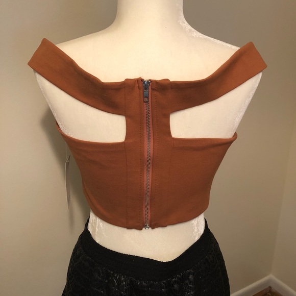 Tobi Crop Top - Size Medium - Picture 3 of 5